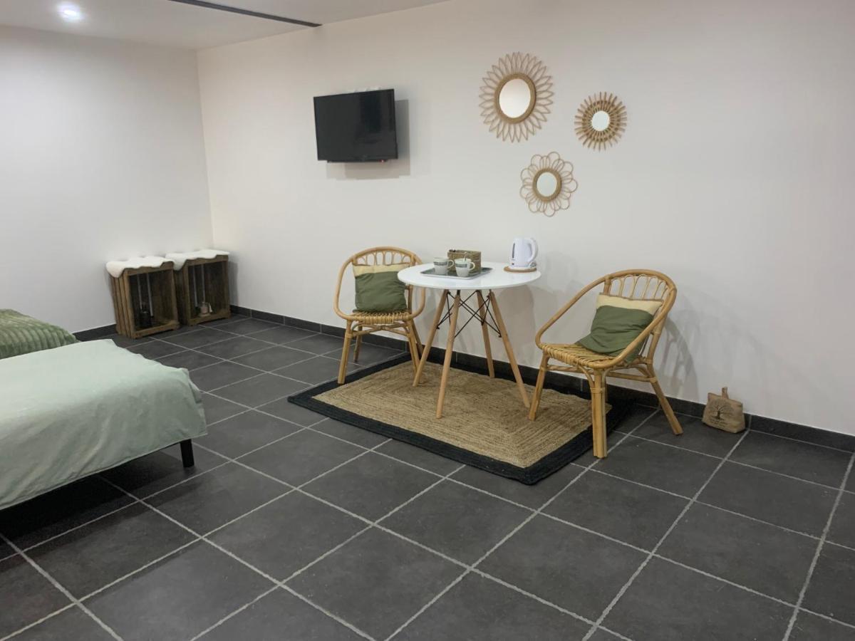 Aux Fines Bulles Gite Et Chambres D Hotes Neuve-Maison Luaran gambar