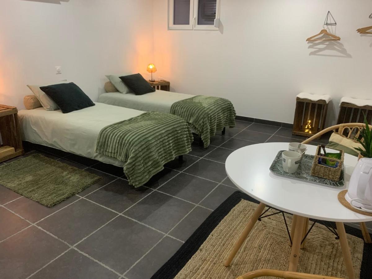 Aux Fines Bulles Gite Et Chambres D Hotes Neuve-Maison Luaran gambar