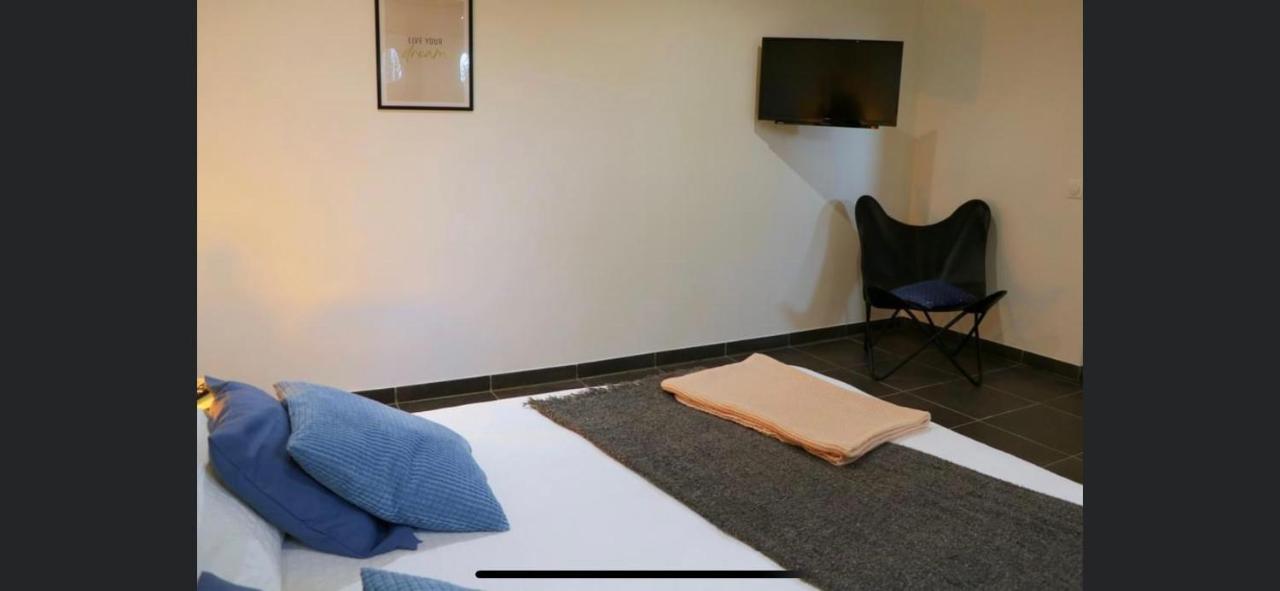 Aux Fines Bulles Gite Et Chambres D Hotes Neuve-Maison Luaran gambar